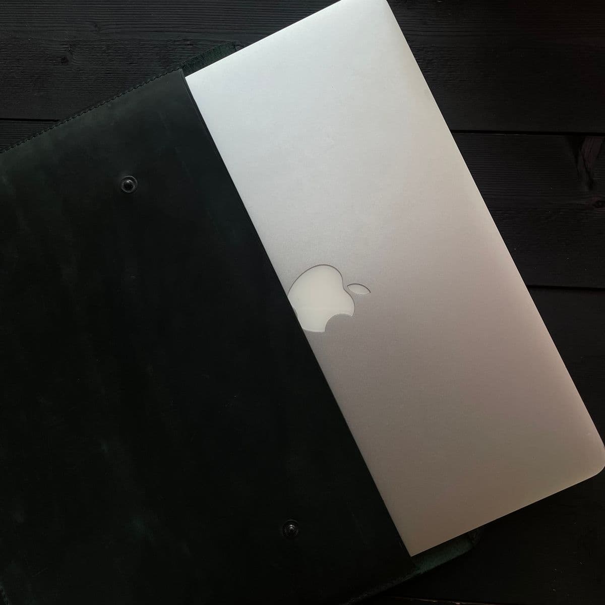 Обложка для MacBook ручной работы из натуральной кожи