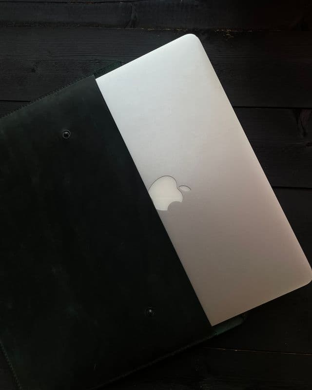Обложка для MacBook ручной работы из натуральной кожи
